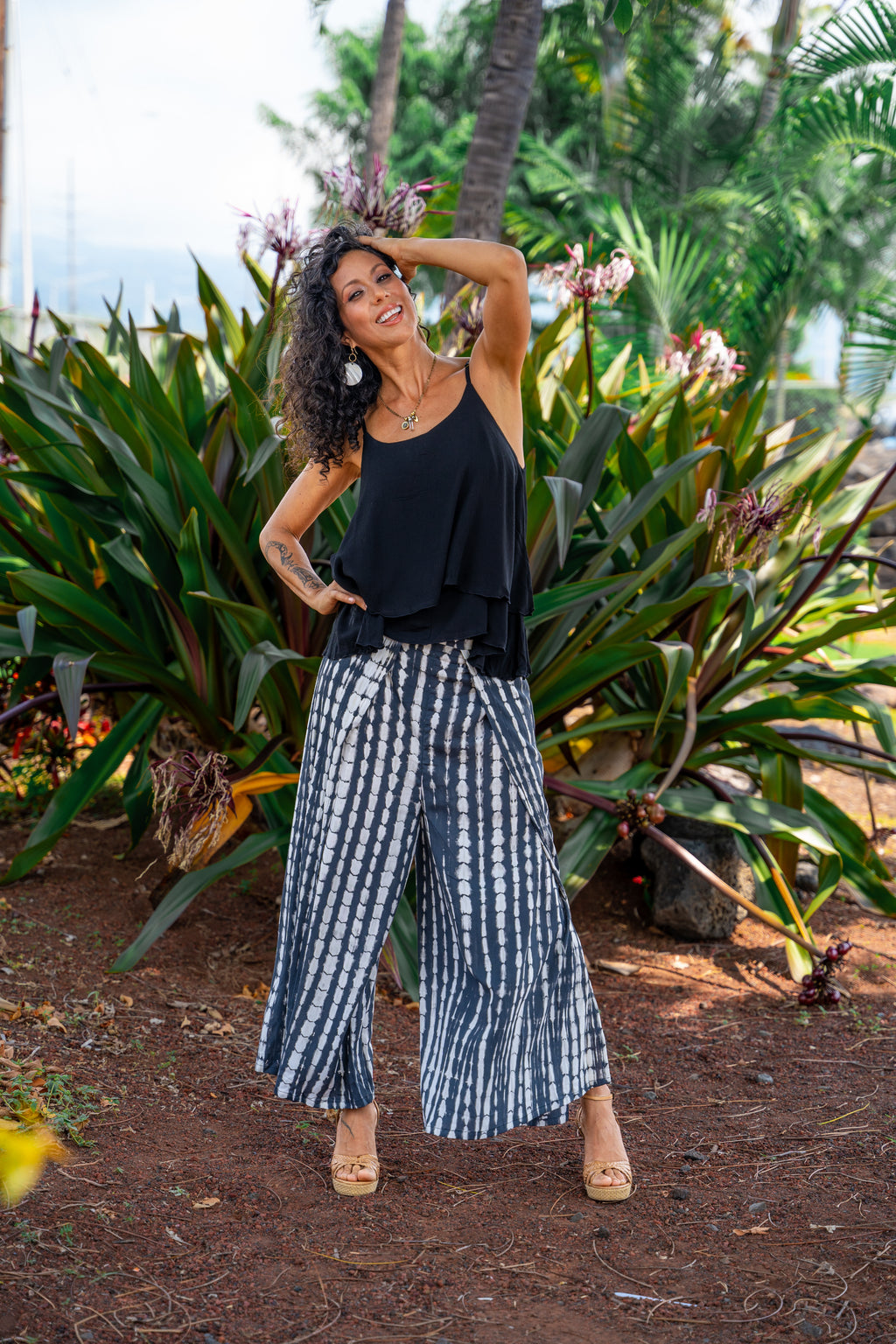 nala Linen like balloon tops ブラック4way Lanai Venus Top – Lani Lau Hawaii